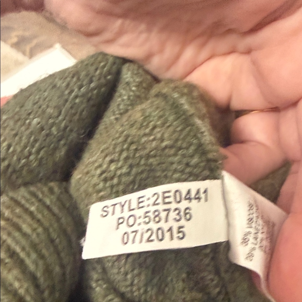 Vineyard Vines Olive Sweater with Blue and White Pattern - Picture 5 of 5
